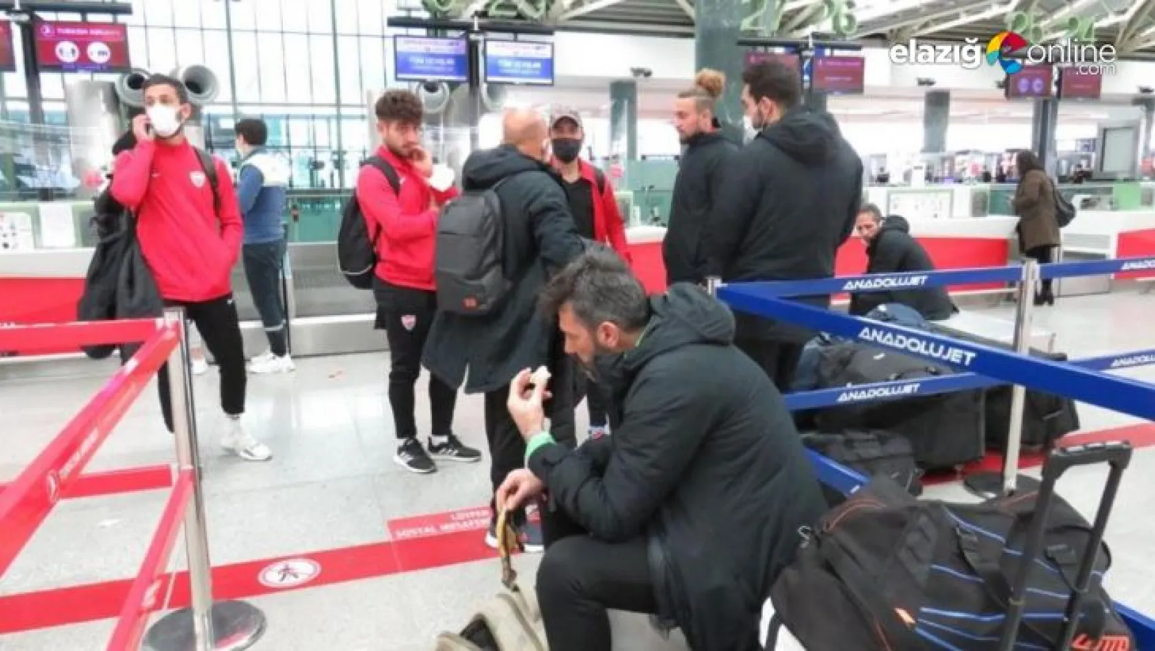 Elazığ Karakoçan FK, İzmir'den dönemiyor
