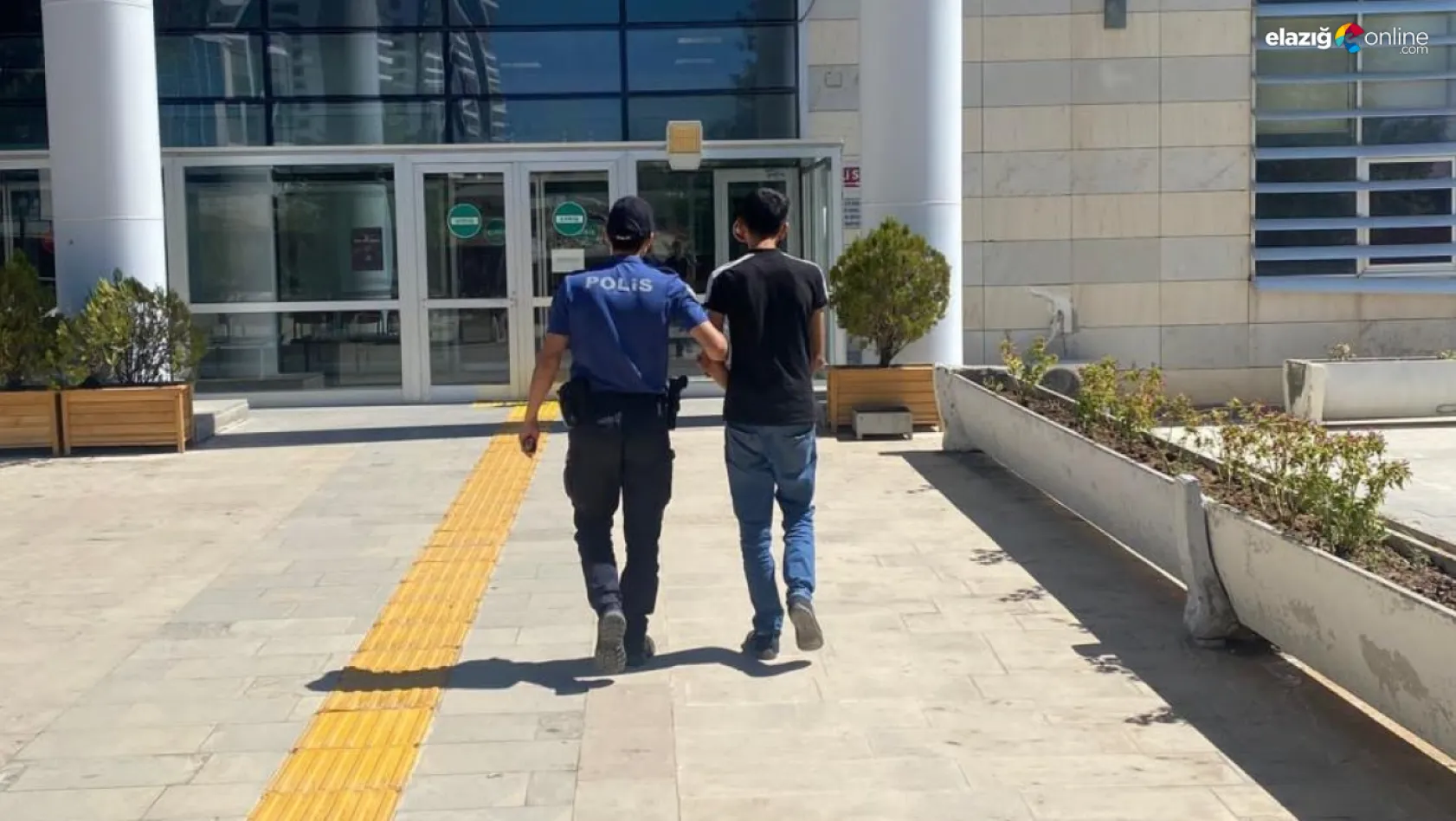 Elazığ polisi tarafından yakalanan hırsızlık şüphelisi gözaltına alındı