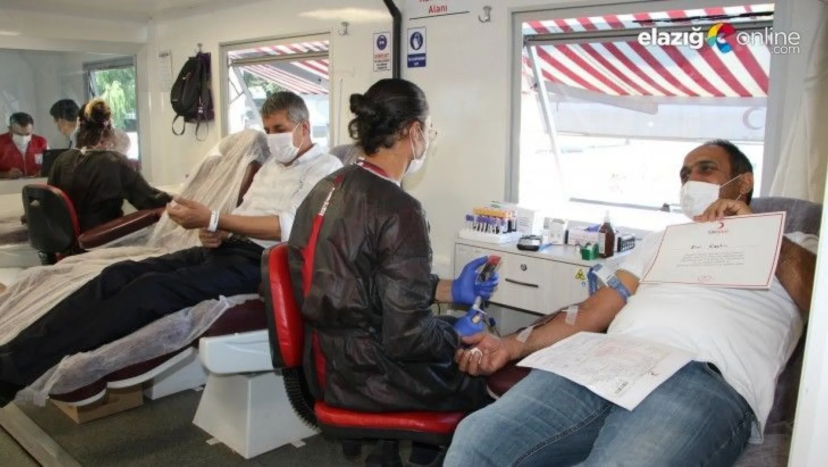 Gönüllü din görevlileri kan bağışında bulundu