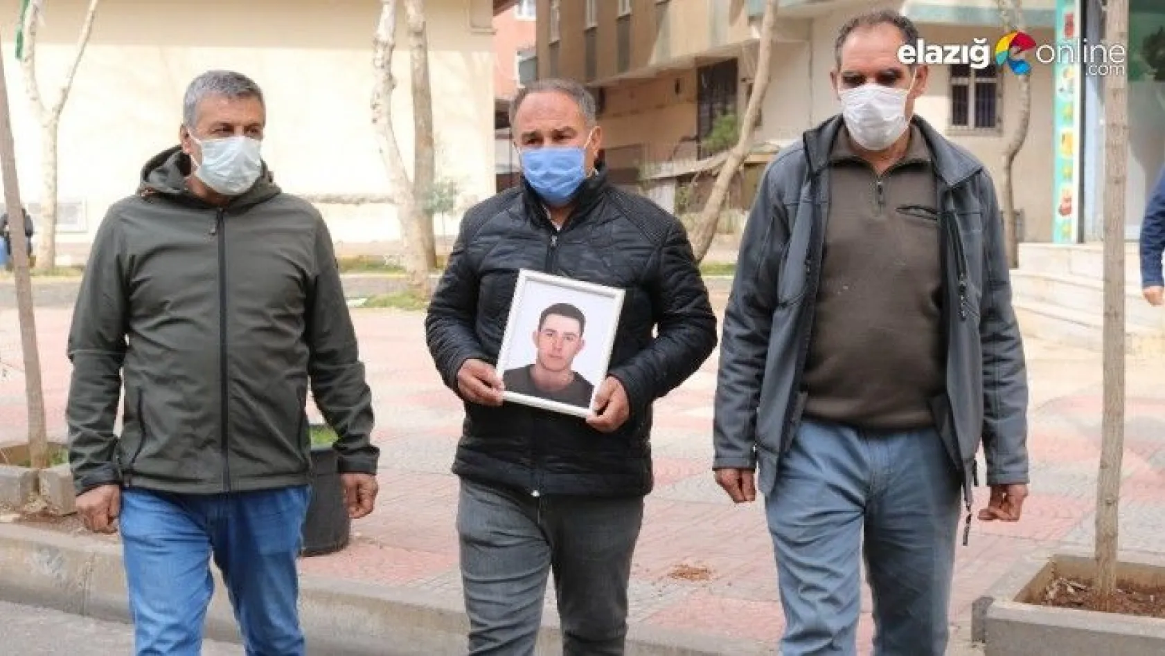 HDP'liler tarafından kandırılan gençlerin aileleri birer birer evlat nöbetine katılıyor