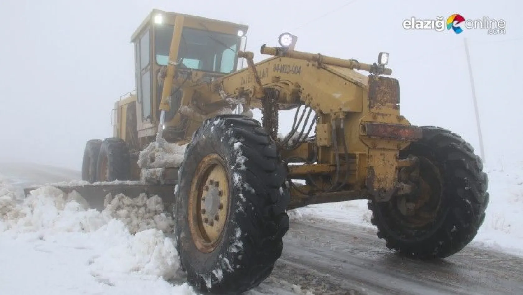 Kar Elazığ'da 14 köy yolunu ulaşıma kapattı