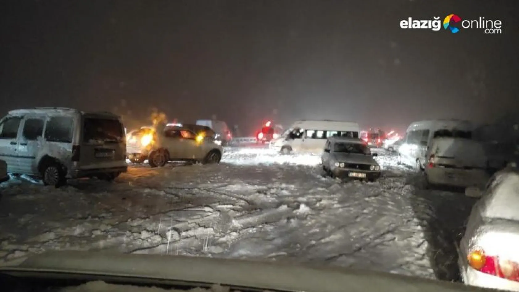 Kar yağışı Malatya'da ulaşımı felç etti