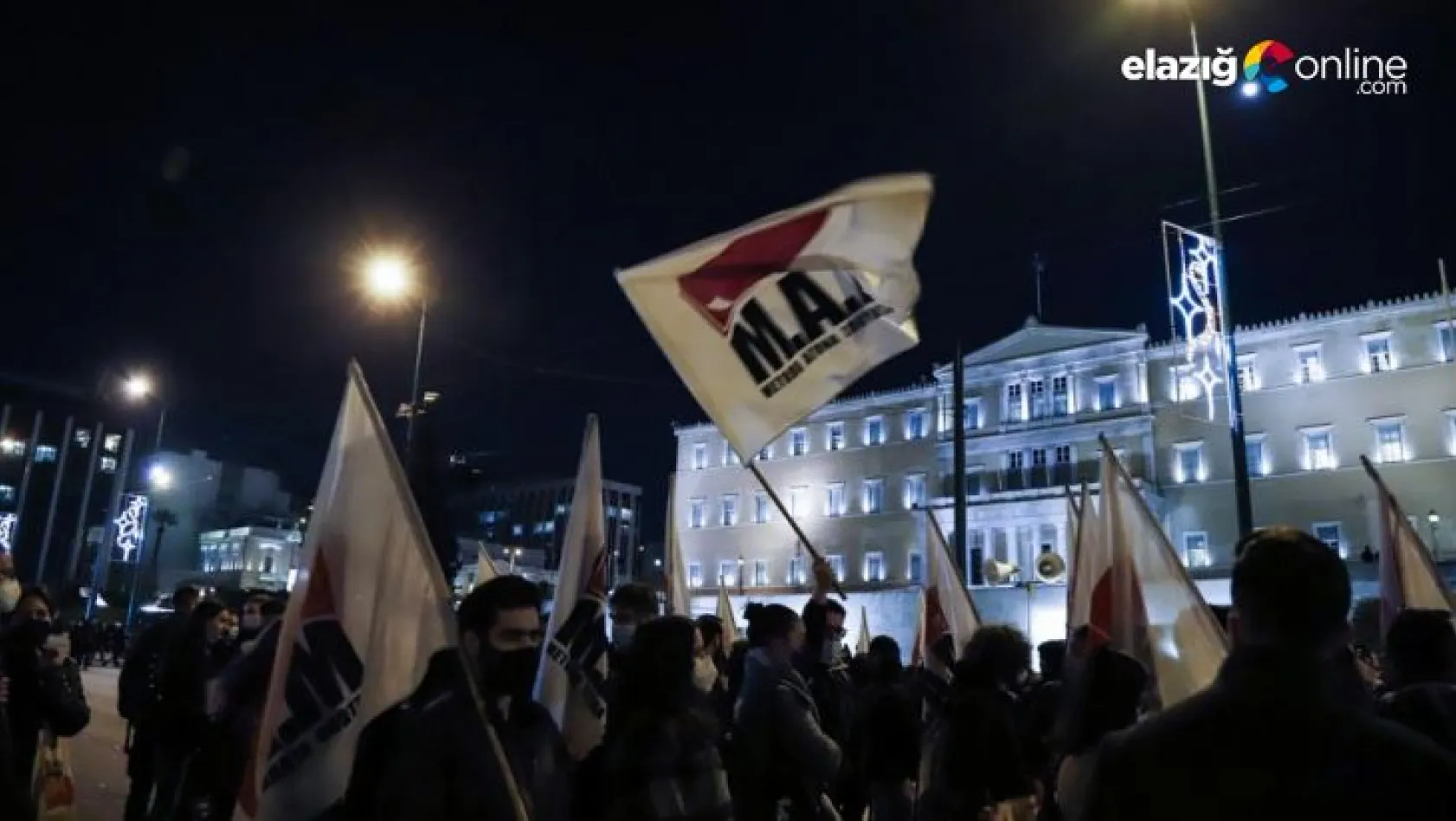 Komşu Yunanistan'da bütçe protestosu