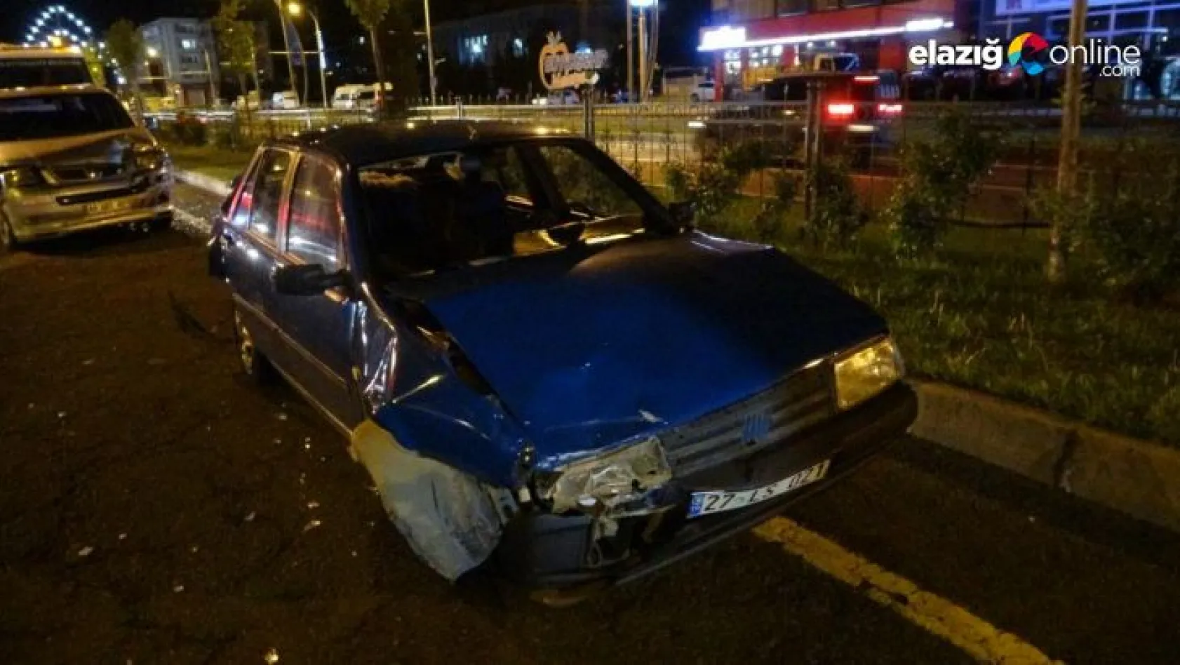 Malatya'da 4 aracın birbirine girmesi trafiği kilitledi