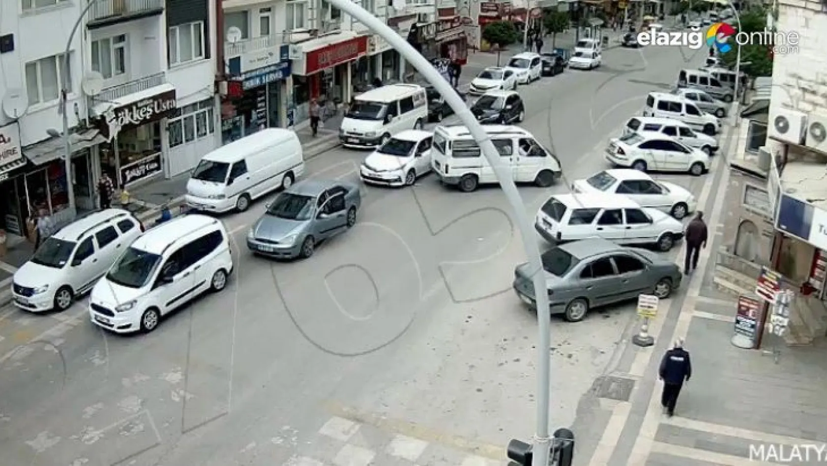 Malatya'daki trafik kazaları kameralara yansıdı