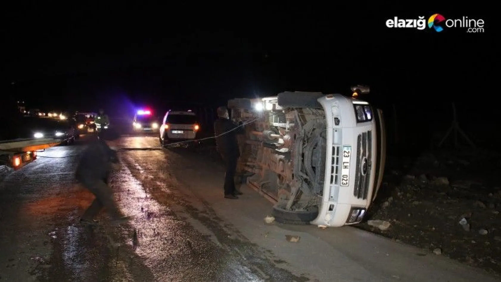 Minibüsün devrildiği kazada 1'i çocuk 3 kişi yaralandı