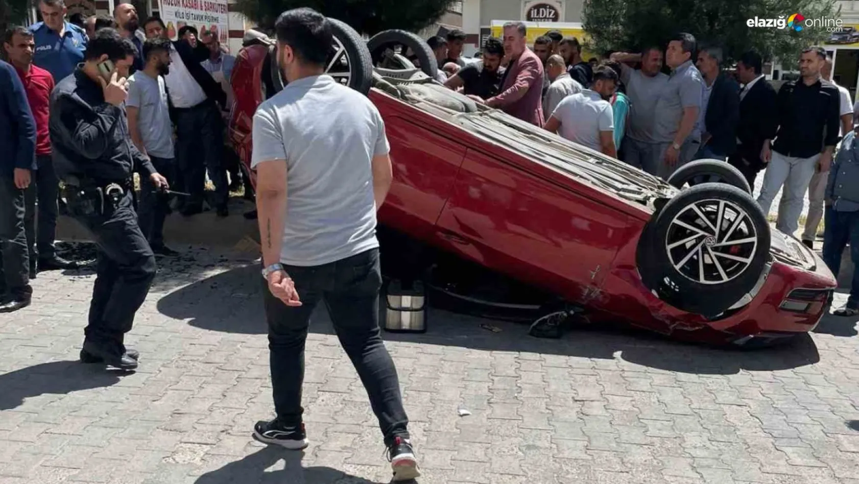 Silvan'da otomobil takla attı: 3 yaralı