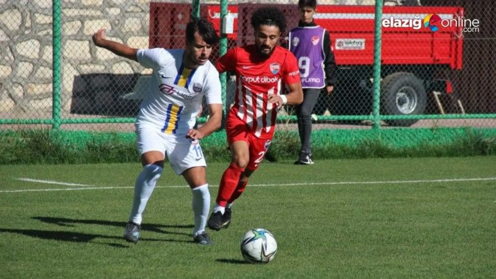 HD Elazığ Karakoçan FK, sahasında Siirt İl Özel İdarespor'u 4-2 mağlup etti