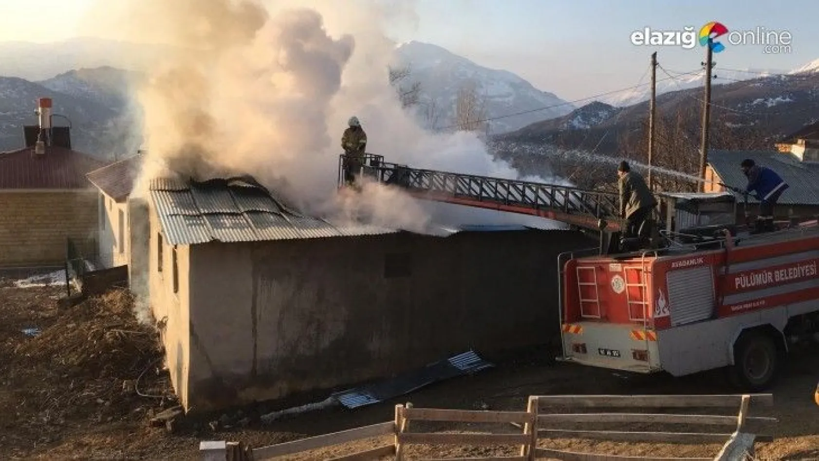 Tunceli'de köy evinde yangın