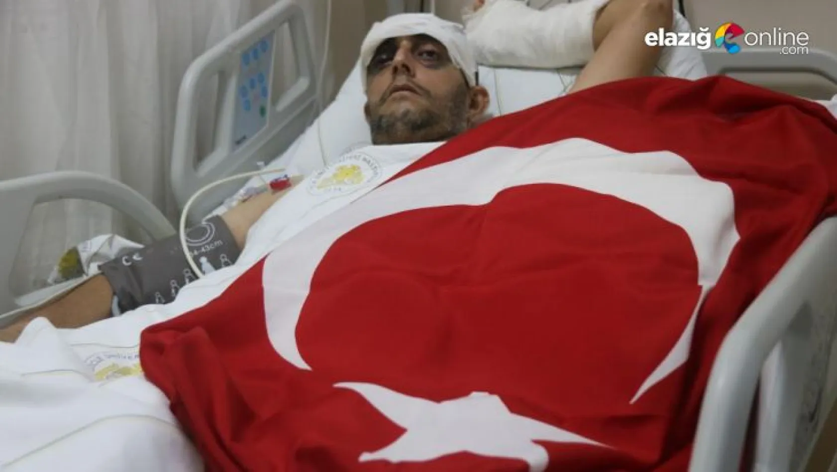 Türk bayrağı hassasiyeti zihinsel engelli vatandaşı canından ediyordu