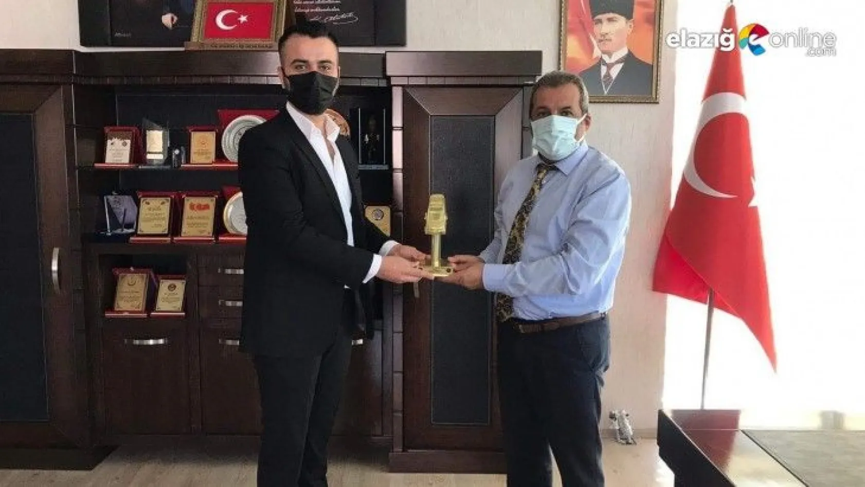 Türkiye'de yılın Paramediki Mehmet Özmen seçildi