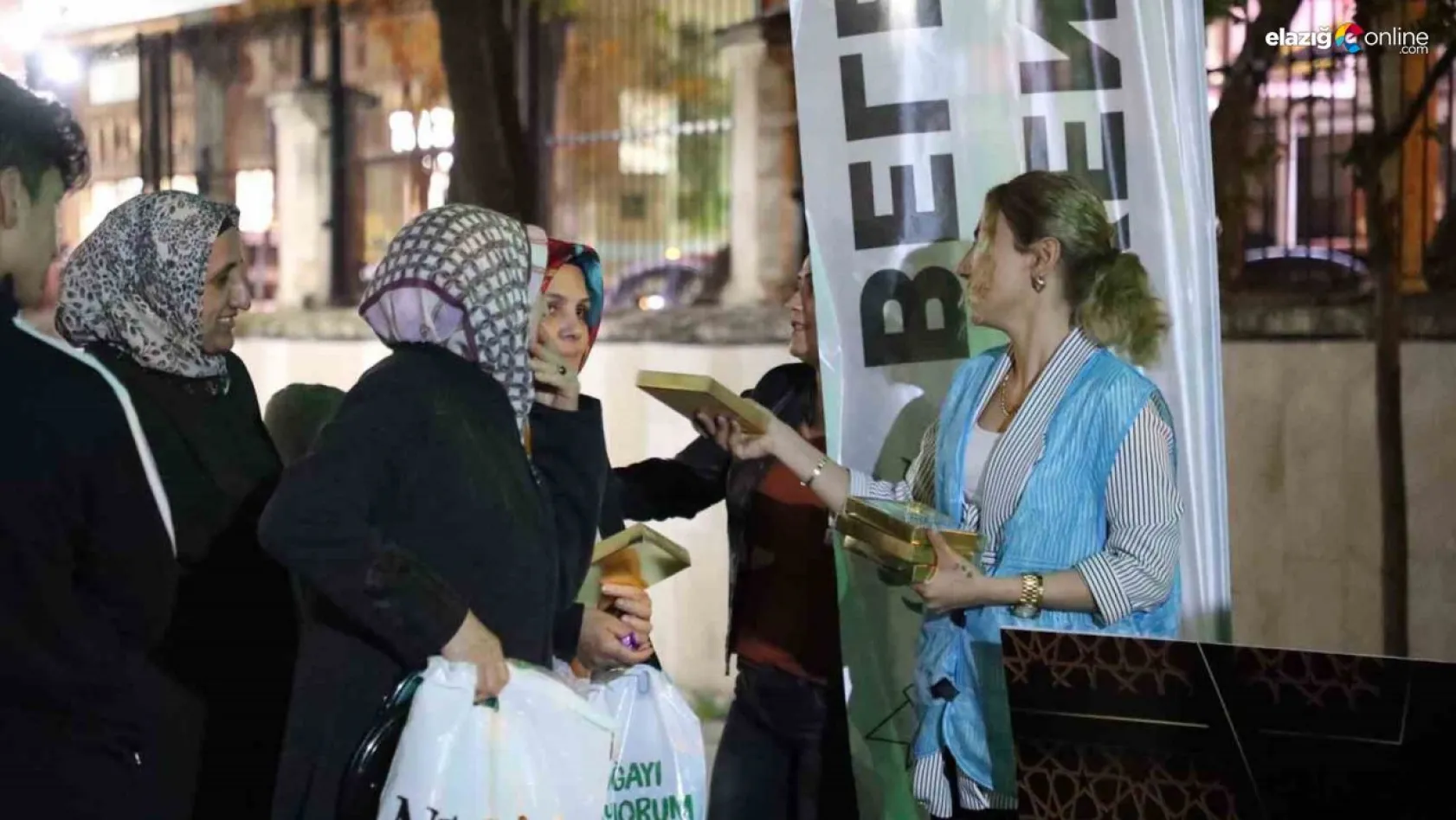 Yenişehir Belediyesi vatandaşlara yasin ve tesbih hediye etti