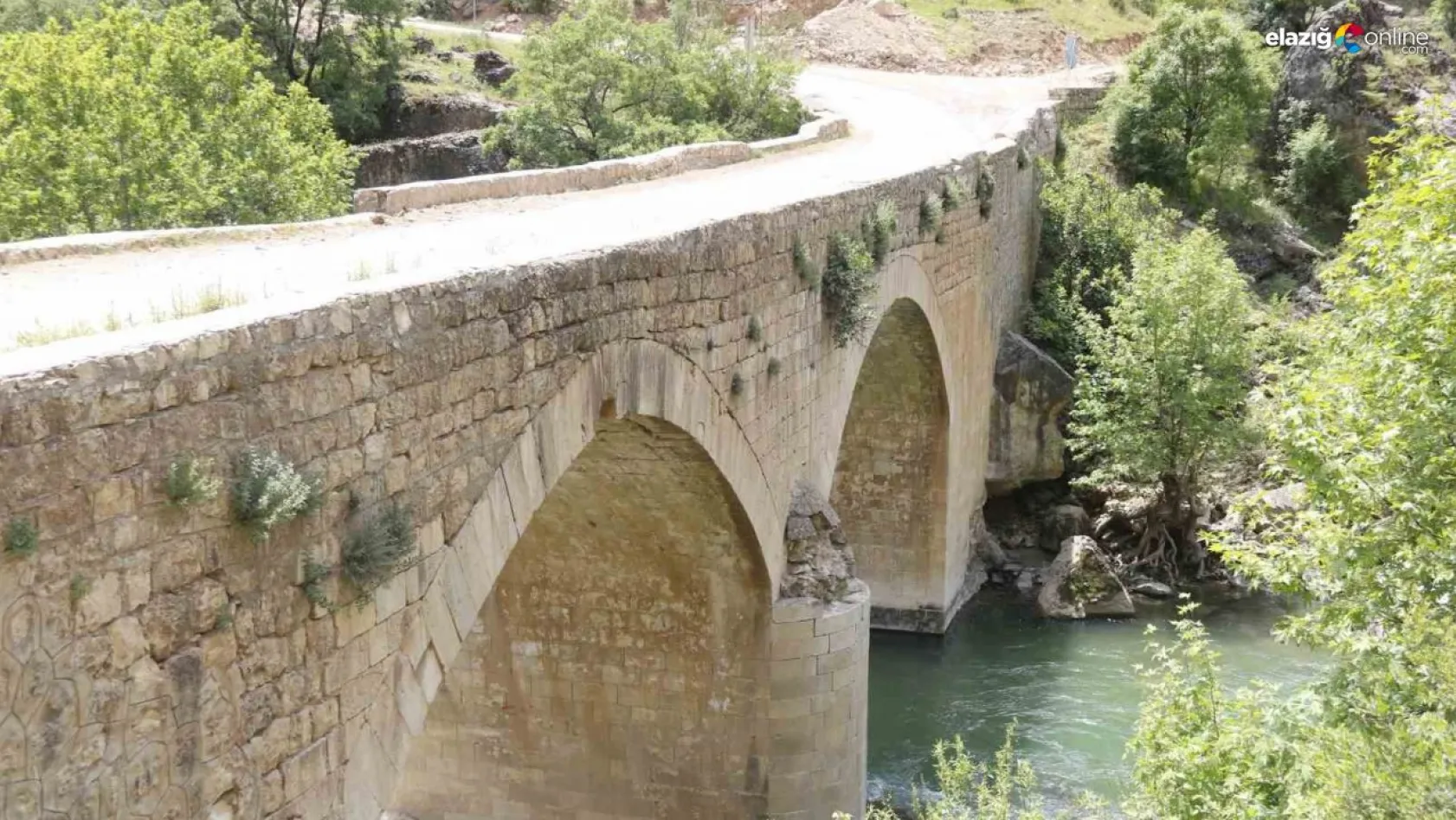 Yerleşimi İlk Çağ'a dayanan Diyarbakır'ın saklı cenneti ihtişamını koruyor
