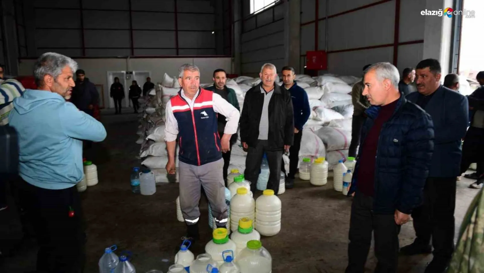 Yeşilyurt'ta afetzede süt üreticilerine belediye desteği