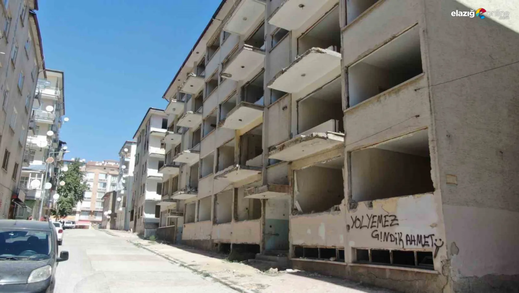 Elazığ'da önlem alınmayan binalar tehlike saçıyor!