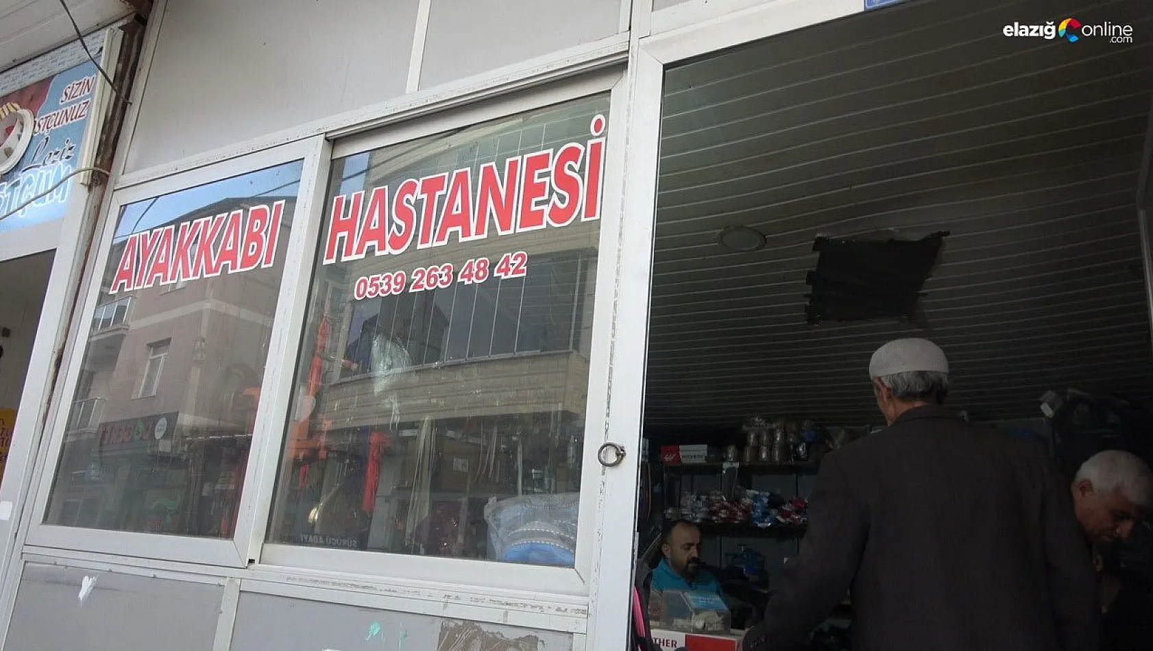 15 yıldır ayakkabı tamir ederek ailesini geçindiriyor