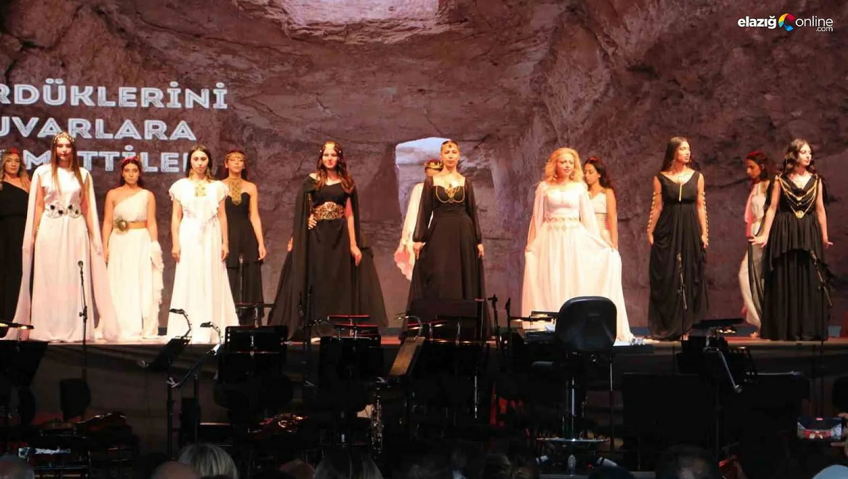 3 bin yıllık Zerzevan Kalesi'nde '1. Anadolu Opera ve Bale Festivali' düzenlendi