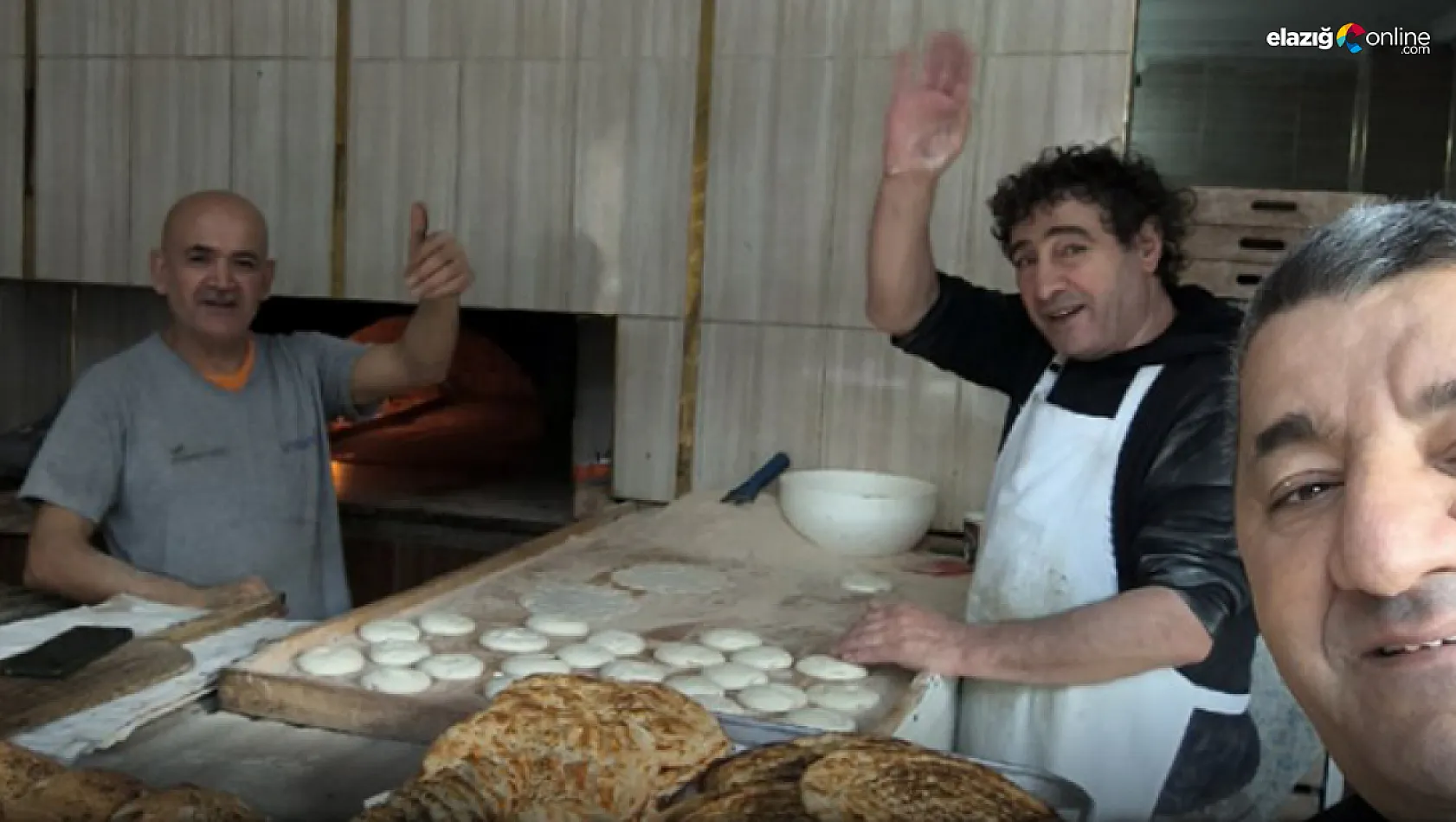 Elazığlı Dernekten İzmir'de 'Bir Ekmek de Askıya' Kampanyası