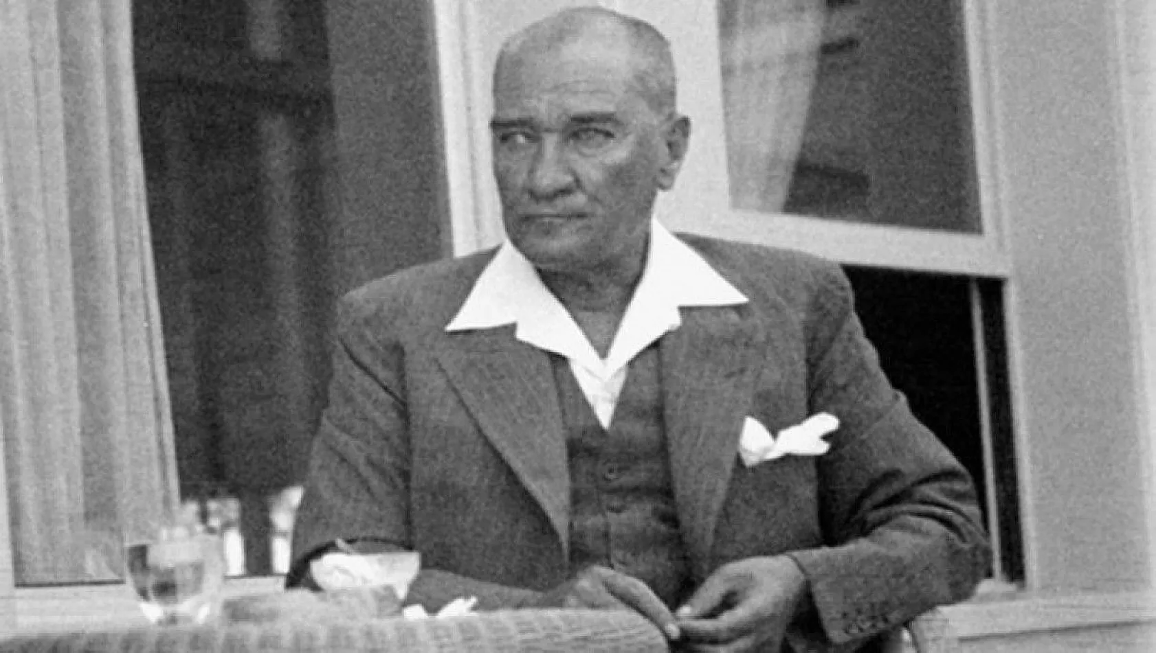 Daha önce görmediğiniz kareleriyle Atatürk