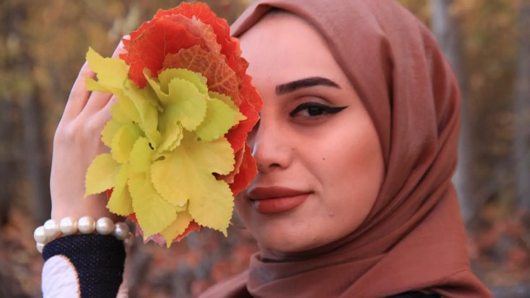 Elazığ'ın Beşik köyü sonbaharda görsel bir şölen sunuyor