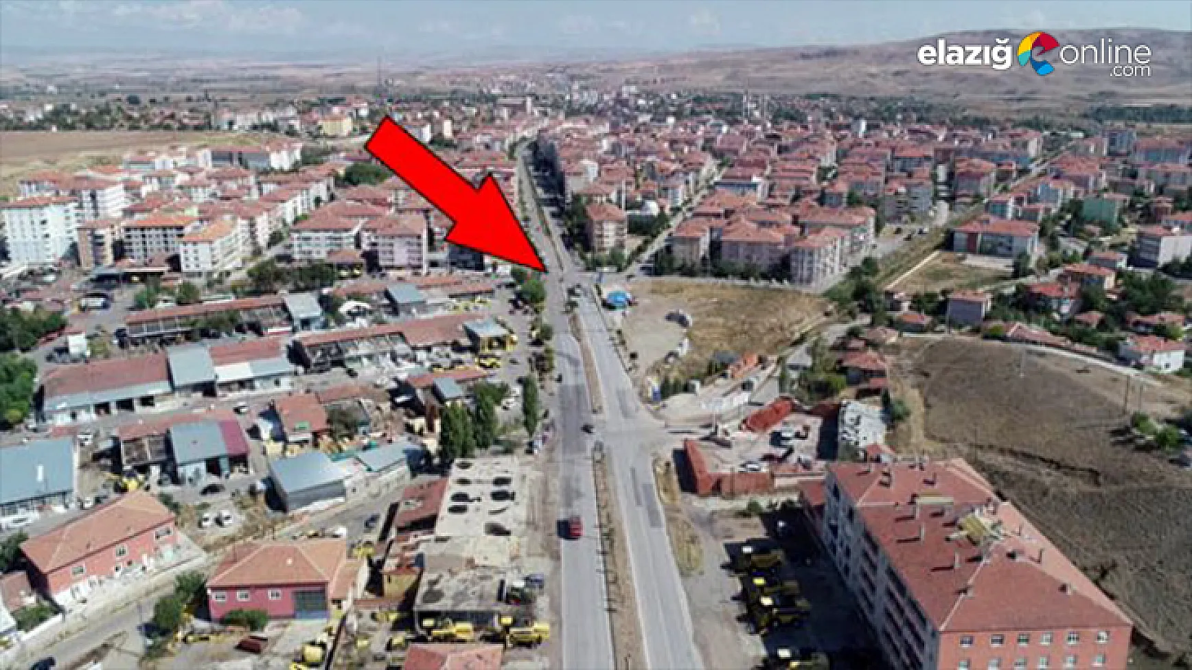 Her iki ilçeyi sadece yol ve caddeler ayırıyor!