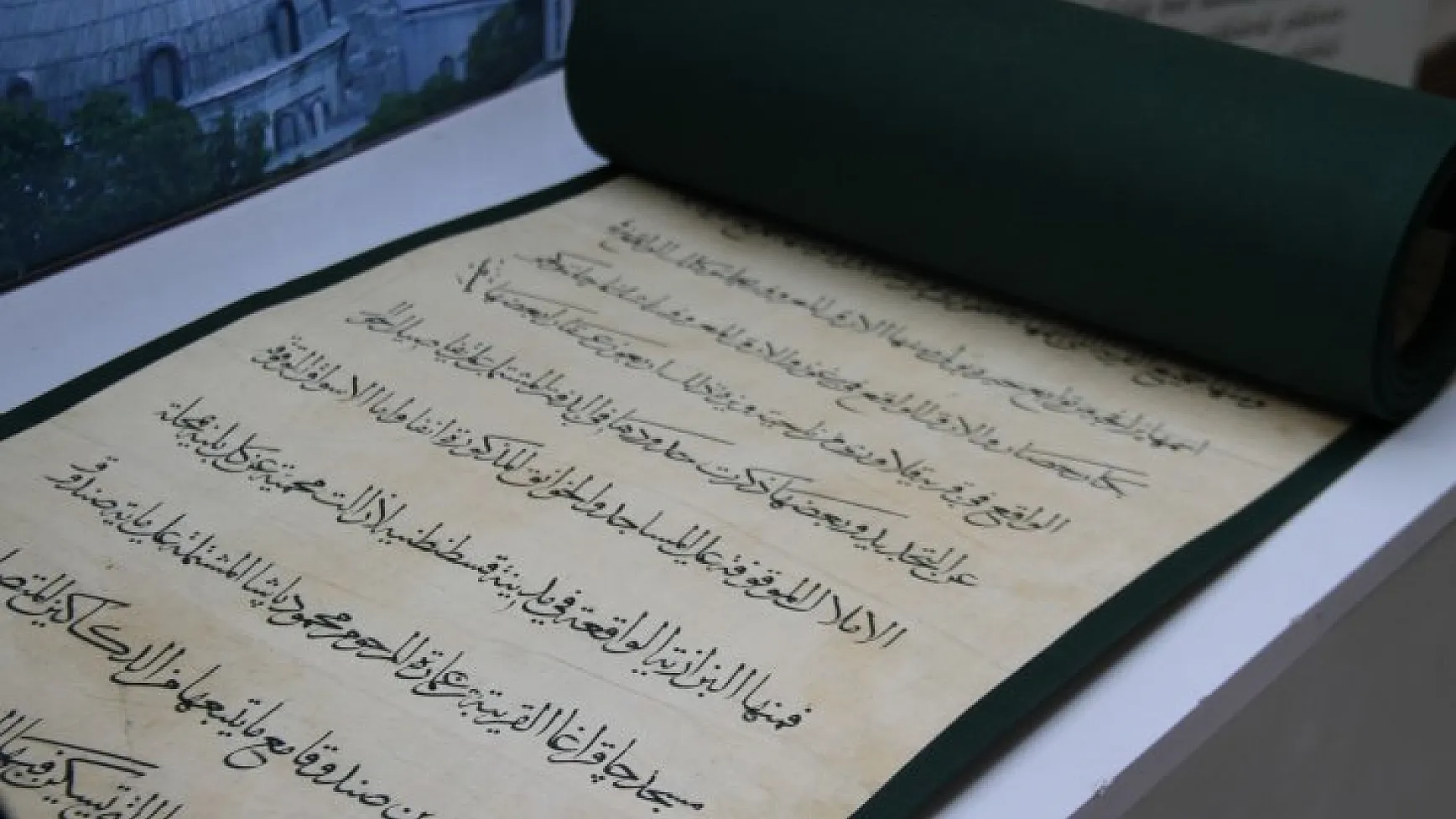 Osmanlı dönemi eserlerinden Ayasofya Vakfiyesi yoğun ilgi gördü