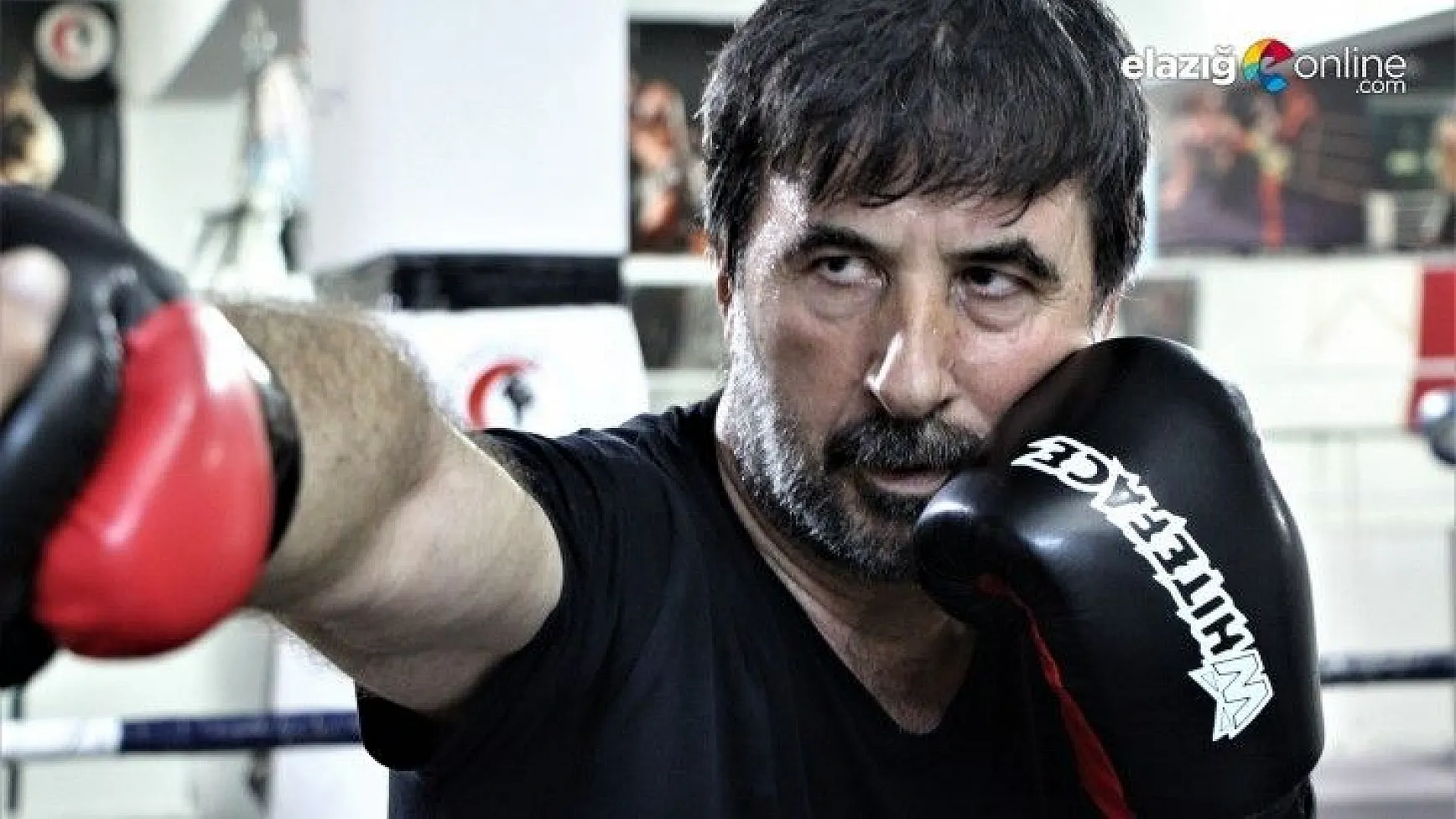 57 yaşında kick boksta gençlere taş çıkartıyor