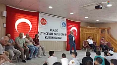 Elazığ İl Müftülüğü'nden Örnek Etkinlik: Kur'an Kursunda Karne ve Ödül Heyecanı!