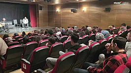 Elazığ'da Sanat Rüzgarı! 'Davetsiz Misafir' Tiyatro Oyunu Büyük Beğeni Topladı!