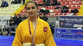 Yozgat'ta Elazığ Rüzgarı: Evindar Demirbağ Türkiye 3'üncüsü Oldu!
