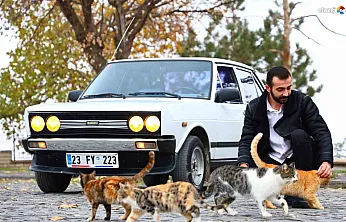 Aşkın yaşı yok, modeliyse 1980: İşte Elazığlı 'Horoz'un sıra dışı hikayesi