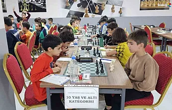 Cumhuriyetin 102. Yılında Elazığ'da Satranç Coşkusu! Gençler Kıyasıya Yarıştı!