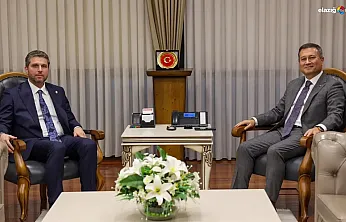 Nazırlı'nın Ankara mesaisi sürüyor: Elazığlı Genel Müdürden Nazırlı'ya imzalı hediye