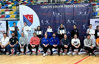 Piste doğum gününde çıktı, gümüş madalyayı kaptı! Eskrimde Elazığ'ı zirveye taşıdı