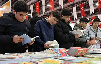 6. Elazığ Kitap Fuarı Kapılarını Açtı: Gençlerden Yoğun Ziyaret