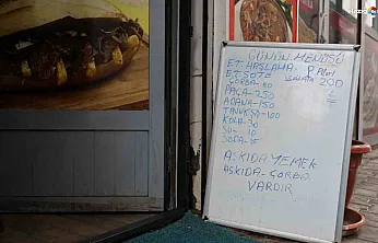 'Parası olmayan başımın tacıdır' diyen Elazığlı esnaftan insanlık dersi!