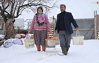 Hayvan beklemez, soğuk dinlemez: İşte Elazığlı besicinin şafak mesaisi