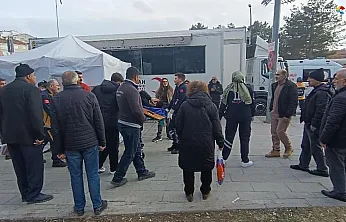 Elazığ'ın kalbinde bıçaklı kavga: Doktordan 'Hızır' gibi müdahale!