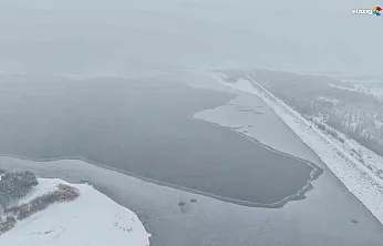 Elazığ'ın meşhur ayazı geri döndü: Cip Barajı buz kütlesine dönüştü