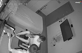 Kuzenlerin depremle imtihanı: Biri yerinden fırladı, diğeri istifini bozmadı