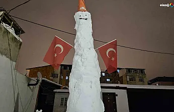 Elazığlı gençler 'Biraz Abartalım' dedi, mahallenin maskotunu yaptı!