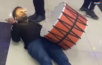 Gecenin yıldızı oldu! LED ışıklı davul şov düğüne damga vurdu