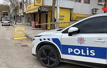 Gece Yarısı Elazığ'da Silah Sesleri: İş Yerine 4 Kurşun İsabet Etti