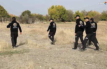 Elazığ'da Umutlu Bekleyiş Sürüyor: Kayıp Veysel'i Bulmak İçin 250 Kişi Seferber!