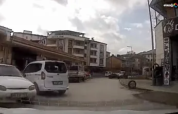 Trafoya çarpan otomobilden kıl payı kurtuldu! O anlar kameraya yansıdı