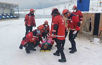 Sadece sınıfta değil enkazda da görevdeler: MEB AKUB artık resmi kurtarıcı!