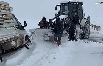 Kovancılar'da kar geçit vermedi: Sürücünün imdadına ekipler yetişti