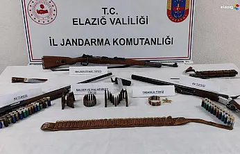 Sivrice'de jandarmadan ruhsatsız silah operasyonu: Cephanelik gibi ev!