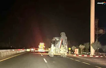 Kazaya Davetiye Çıkaran Anlar! Elazığ'da Kepçe Trafikte Işıksız Yakalandı!