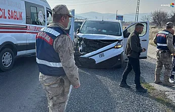 Karakoçan'da trafik kazası: 3 yaralı